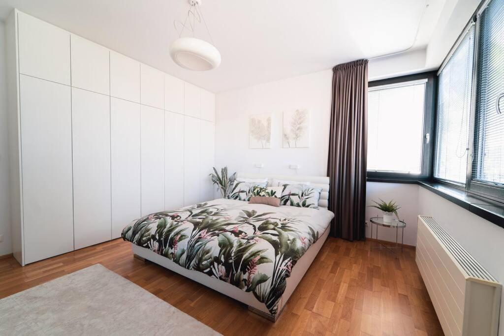 Prague Marina River View Apartment Close To City Centre Free Parking Praga Exterior foto