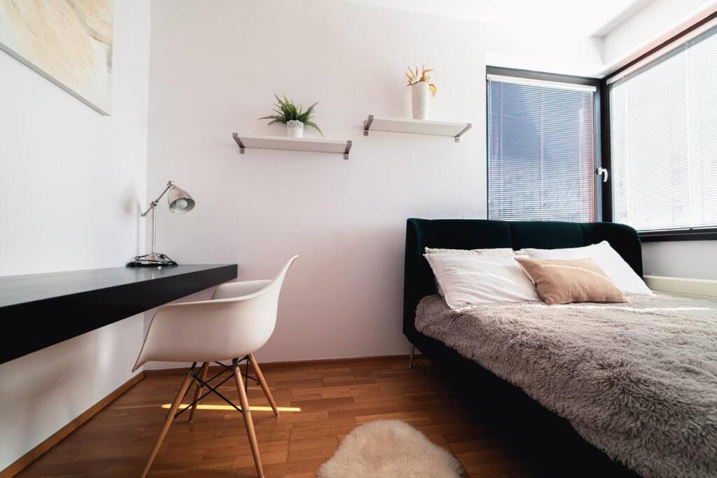 Prague Marina River View Apartment Close To City Centre Free Parking Praga Exterior foto